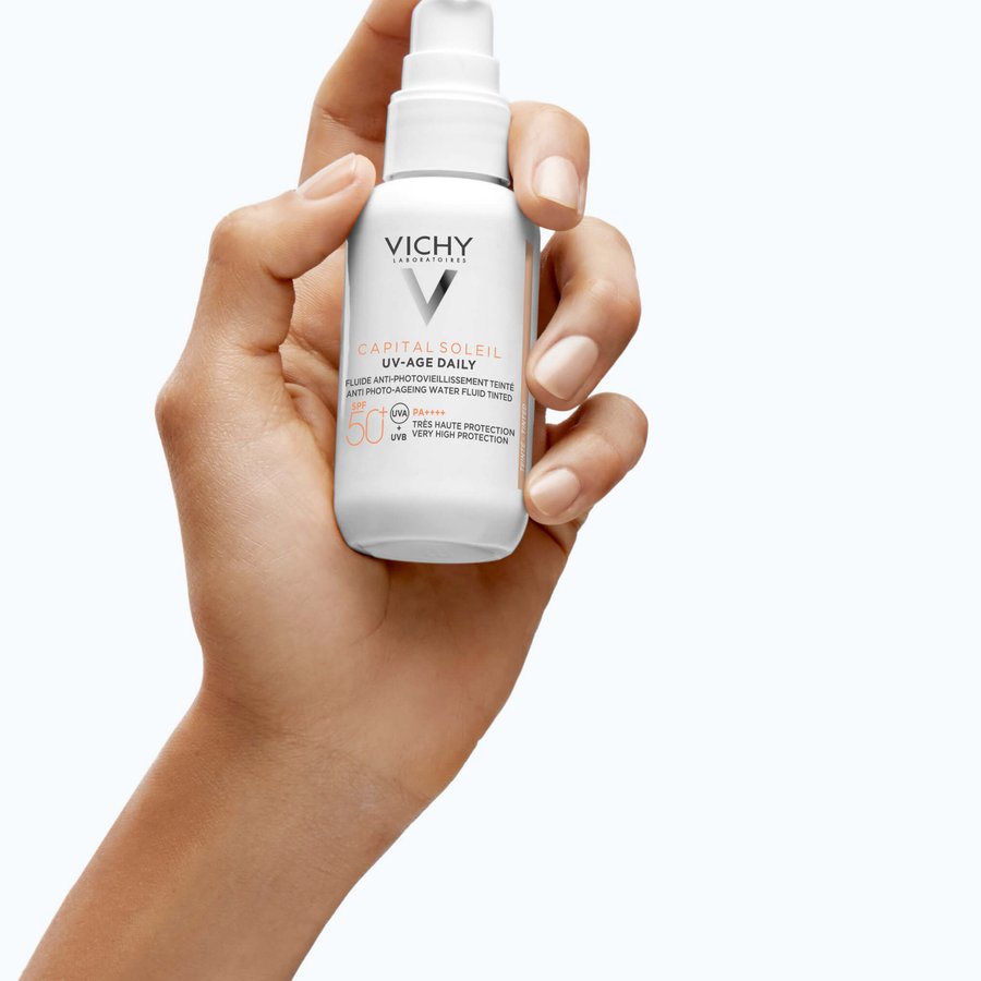 CAPITAL SOLEIL FLUIDE UV-AGE DAILY TEINTÉ LIGHT SPF 50+